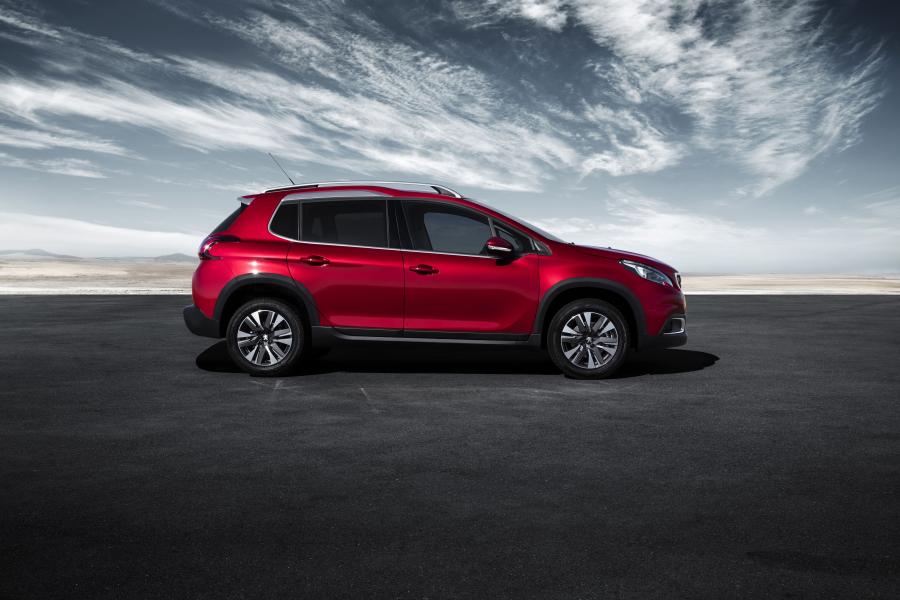  Peugeot 2008 2016 года  (фото 9 из 33)